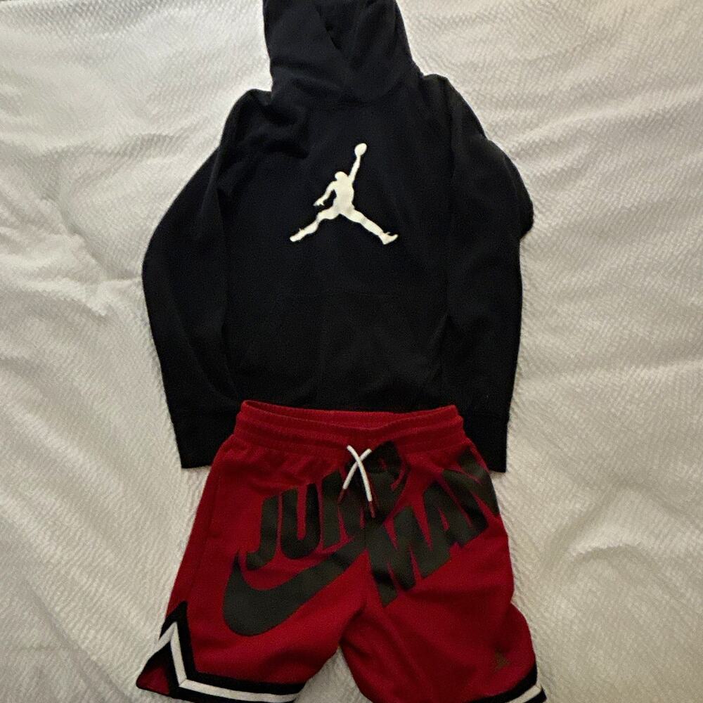 Jordan Boys 2-Piece Outfit Set Hoodie & Shorts Black/Red medium 10/12 yr